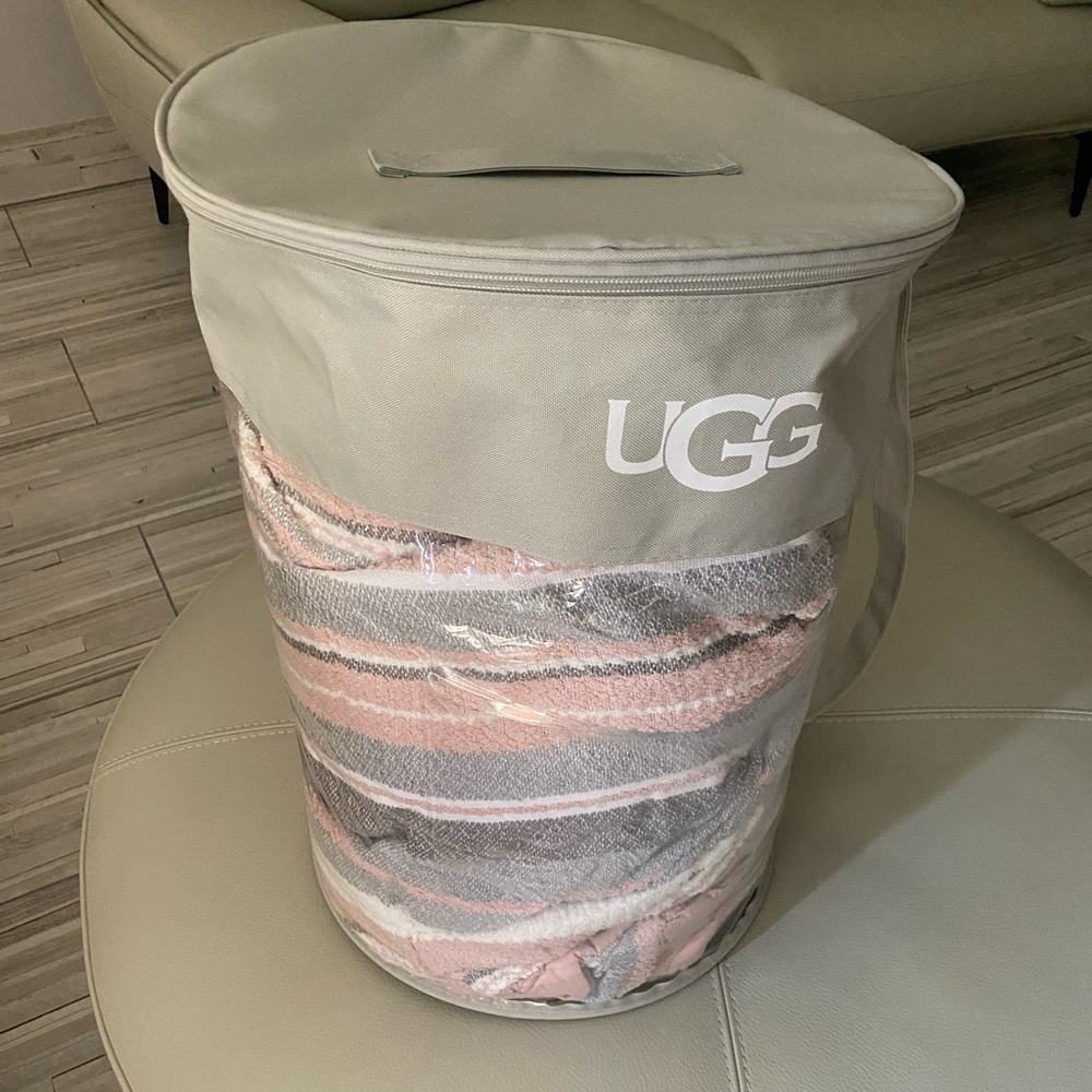 UGG Belinda twin comforter set and matching UGG sheets